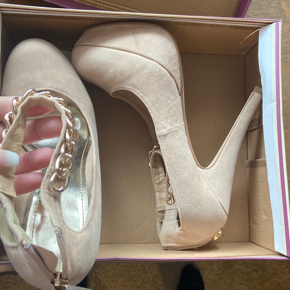 Tan platform heels, gold ankle chain strap, back heel zippers